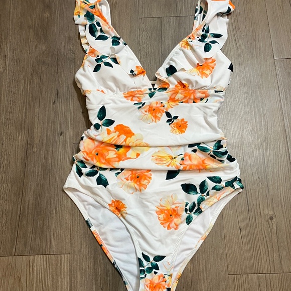 Cupshe Women's Ruffled V-Neck One-Piece Swimsuit with a floral print, Size Small - Picture 2 of 8